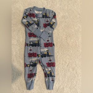 Hanna Andersson sleeper - trains. Size 12-18mo/75cm.
